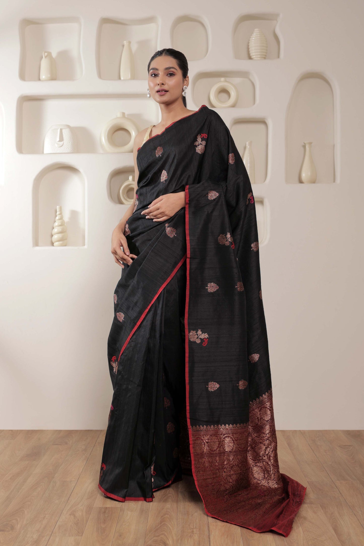 Black Tussar Silk Handloom Banarasi Saree With Meenakari