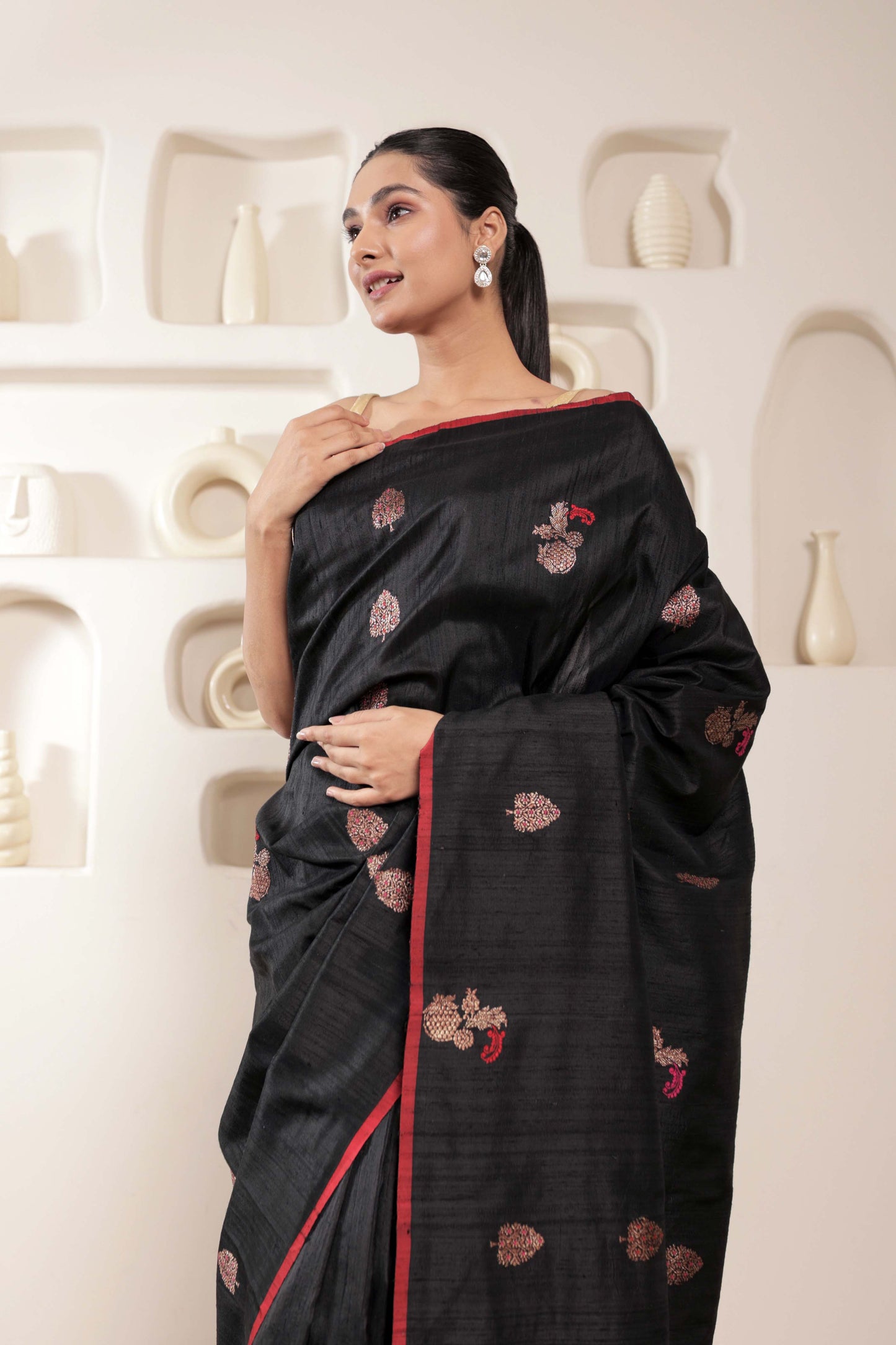 Black Tussar Silk Handloom Banarasi Saree With Meenakari