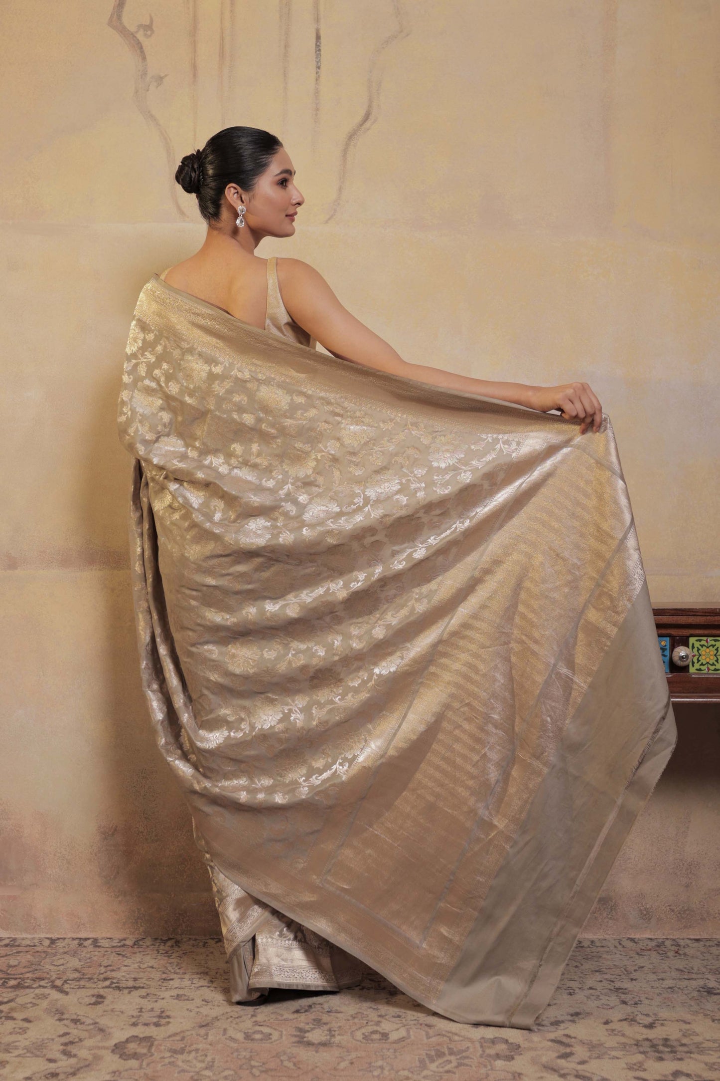 Grey Katan Silk Handloom Banarasi Saree With Jaal