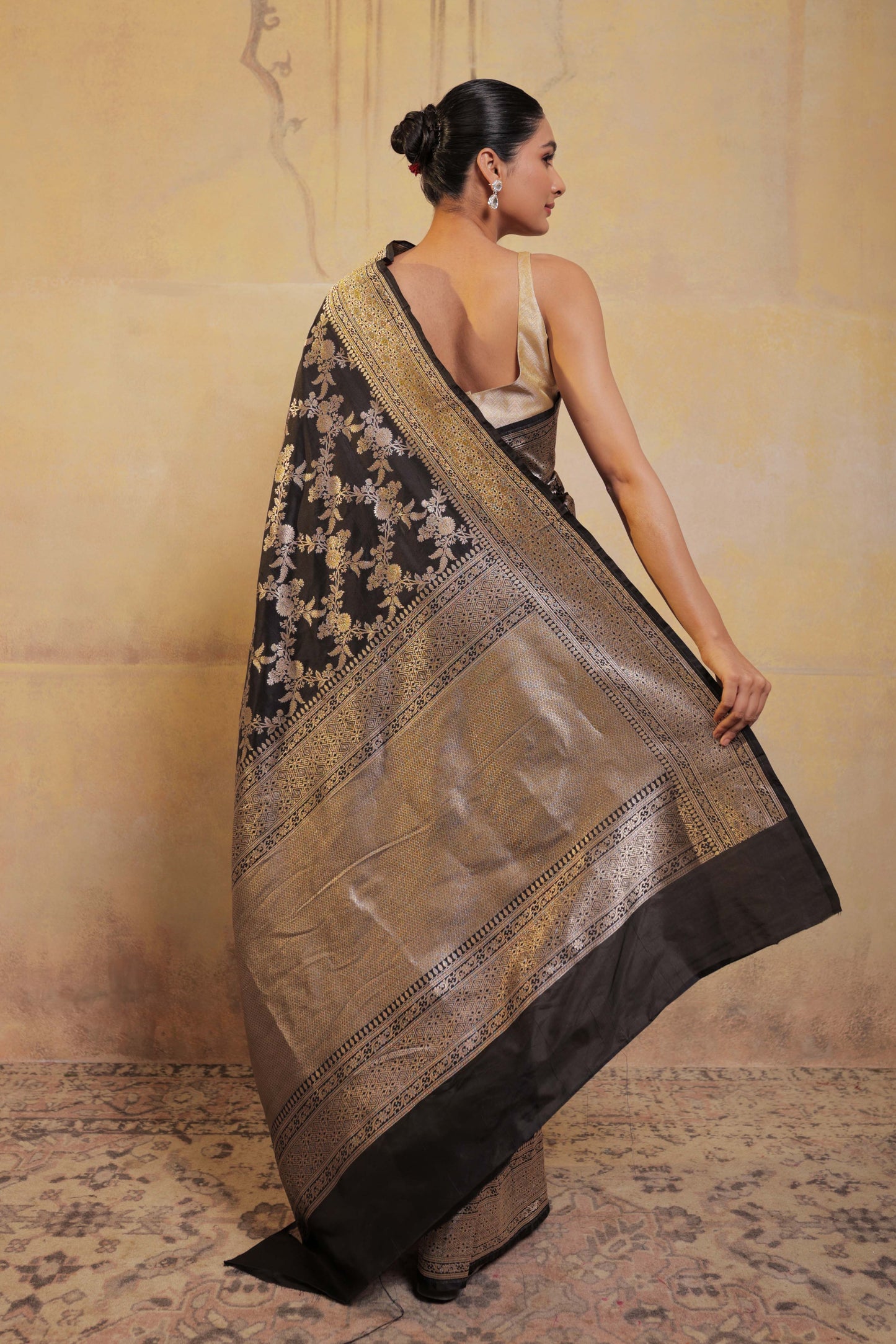 Black Katan Silk Handloom Banarasi Saree With Jaal